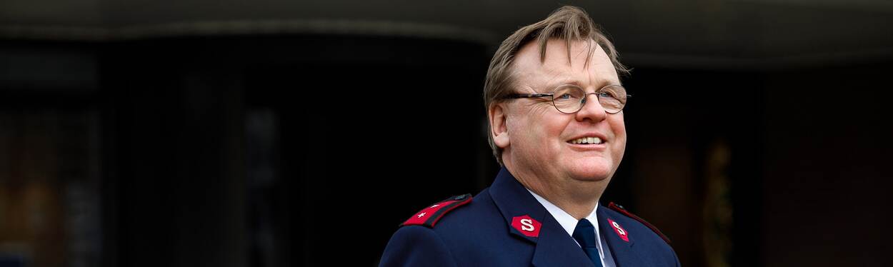 Foto van kapitein Harm Slomp, bestuursvoorzitter van het Leger des Heils